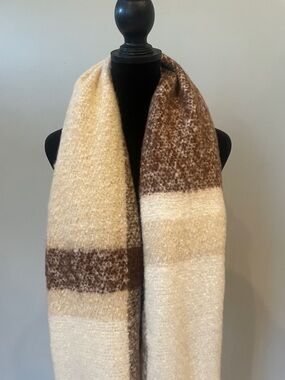 Cozy Neutral Block Stripe Scarf in Cream and Brown like new -warm